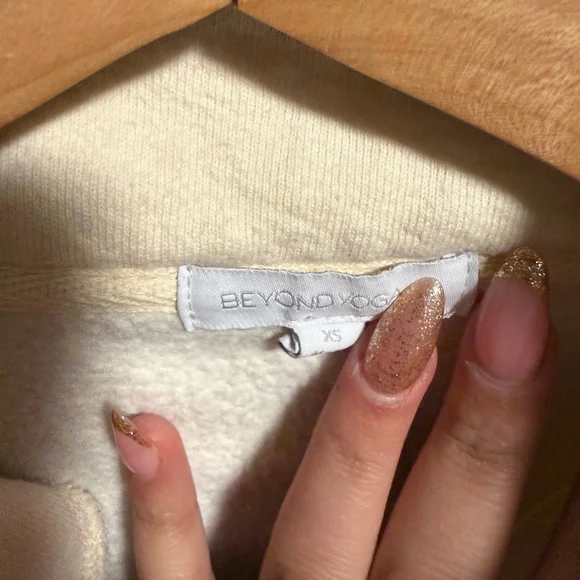 Beyond Yoga Recharge 1/4 Zip Pullover Sweater in Cream- Size XS - Picture 4 of 9